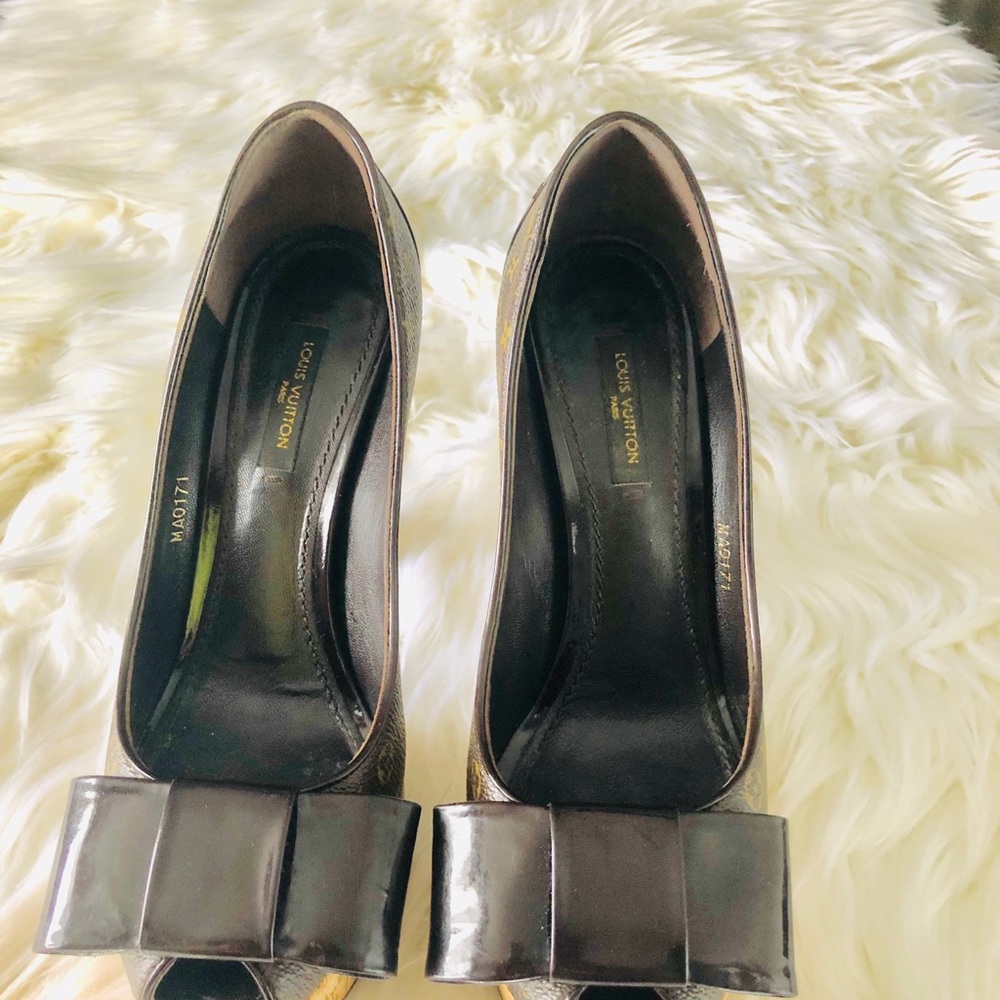 Authentic Louis Vuitton cute shoes - Picture 9 of 9